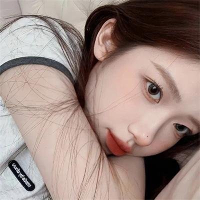 圈内新人被曝片场意外受伤，前后半年发布会现场画面流出